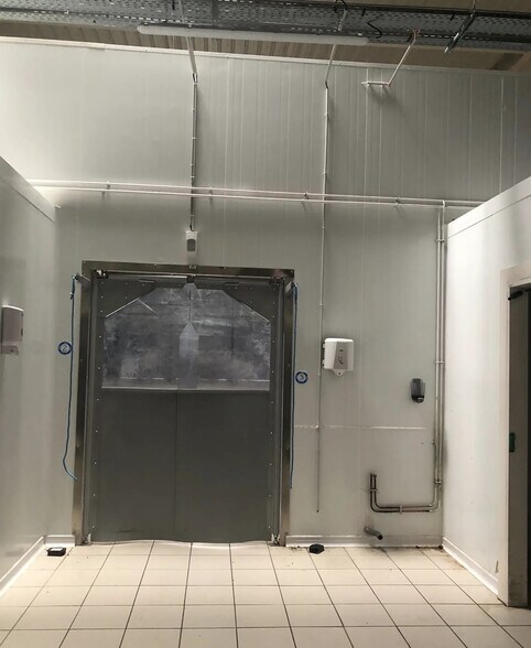 Local commercial dans Étampes à louer - Photo intérieure – Image 3 sur 5