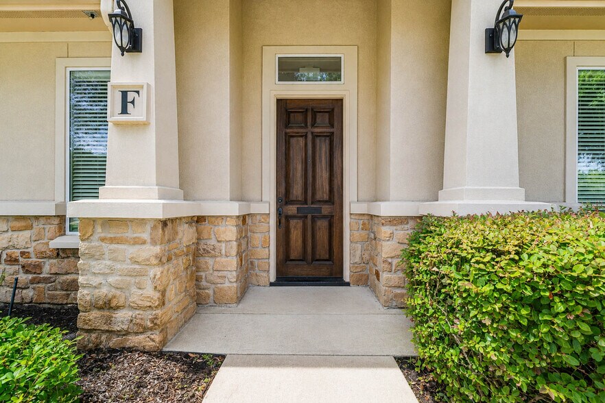 11601 Spring Cypress Rd, Tomball, TX à louer - Photo de l’immeuble – Image 3 sur 37