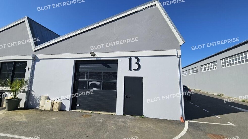 Local d’activités dans Brest à louer - Photo de l’immeuble – Image 3 sur 5
