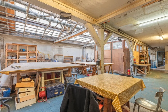 Plus de détails pour Bureau à vendre