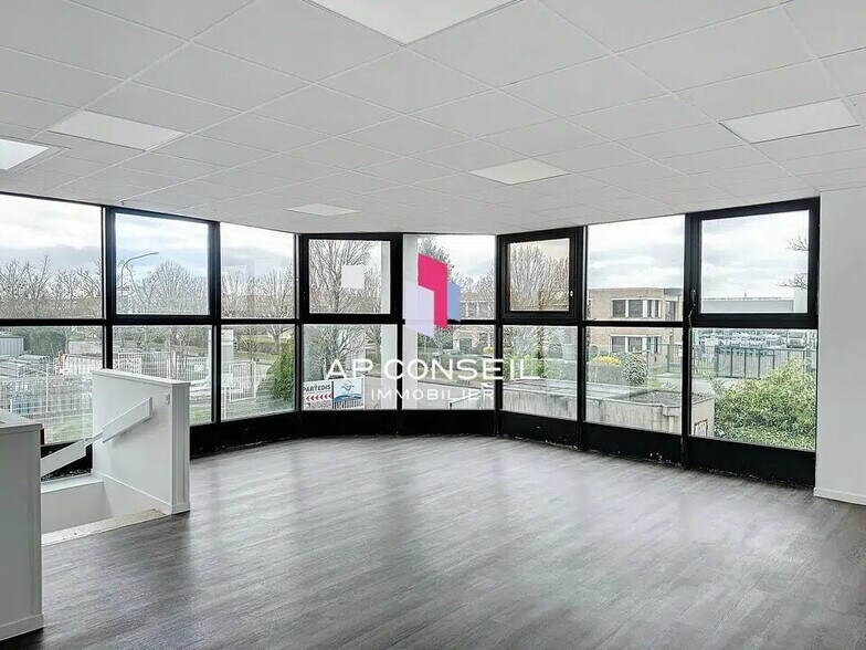 Bureau dans Coignières à louer - Photo intérieure – Image 2 sur 7