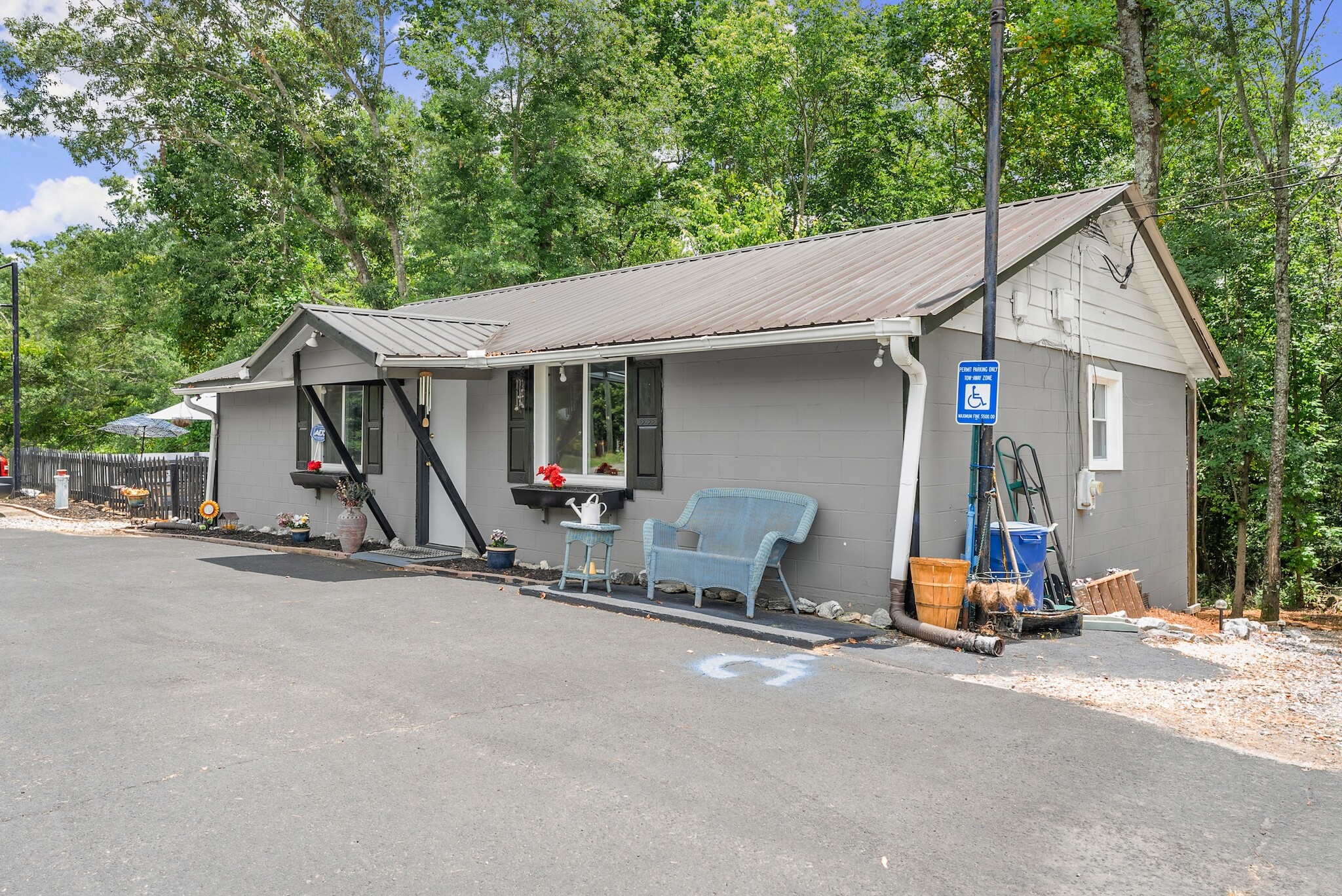 6195 Matt Hwy, Cumming, GA à vendre Photo principale– Image 1 sur 26