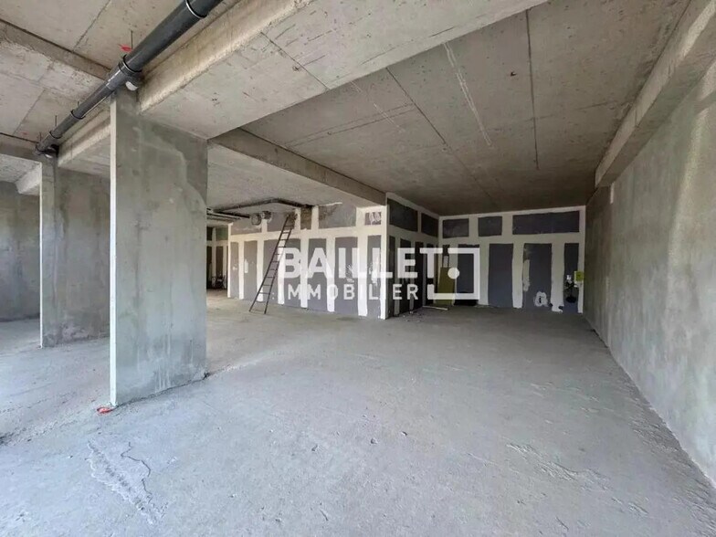 Local commercial dans Cagnes-Sur-Mer à vendre - Photo de l’immeuble – Image 1 sur 12