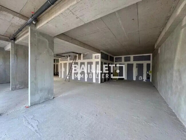 Plus de détails pour Local commercial à vendre