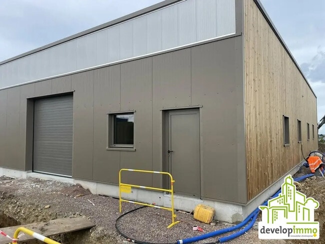 Plus de détails pour Local d'activités à louer