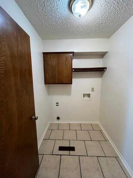 312 Chalmette Dr, Norman, OK à vendre - Photo de l’immeuble – Image 3 sur 26