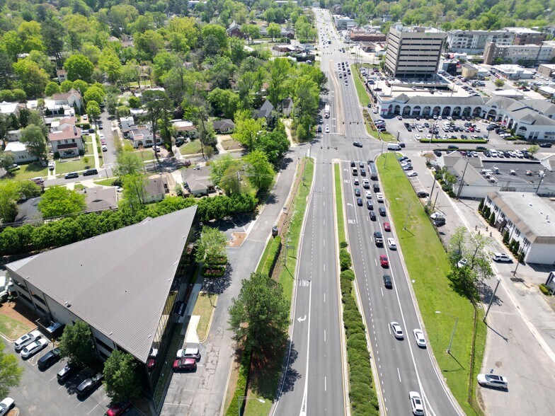 2700 Rogers Dr, Birmingham, AL à louer - Photo de l’immeuble – Image 2 sur 13