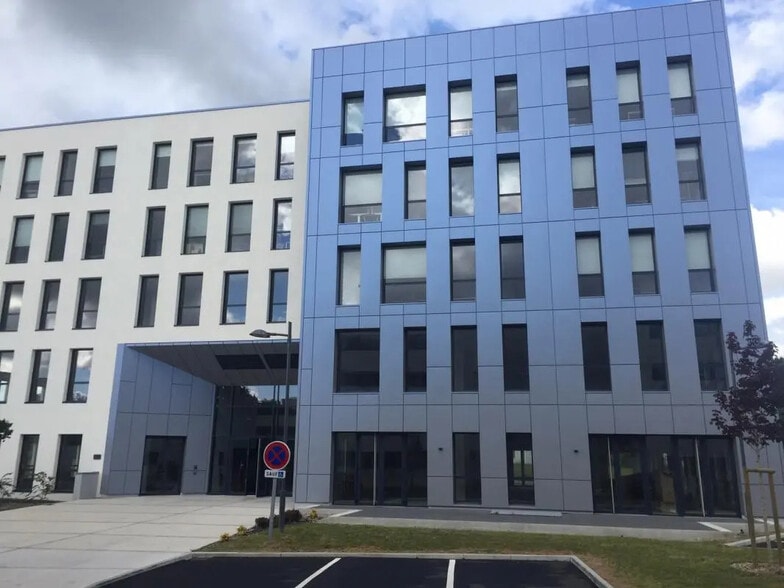 1 Avenue Emilie Du Châtelet, Nantes à louer - Photo de l’immeuble – Image 2 sur 5
