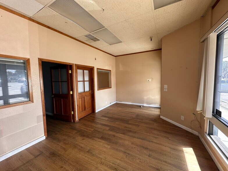 2011-2037 N Main St, Salinas, CA à louer - Photo intérieure – Image 2 sur 8