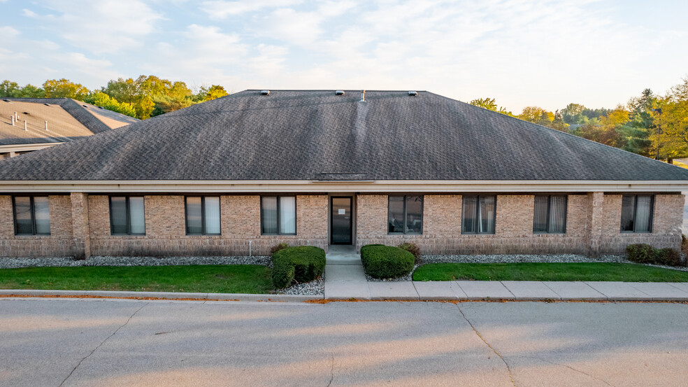 3474 Alaiedon Pky, Okemos, MI à louer - Photo de l’immeuble – Image 3 sur 4