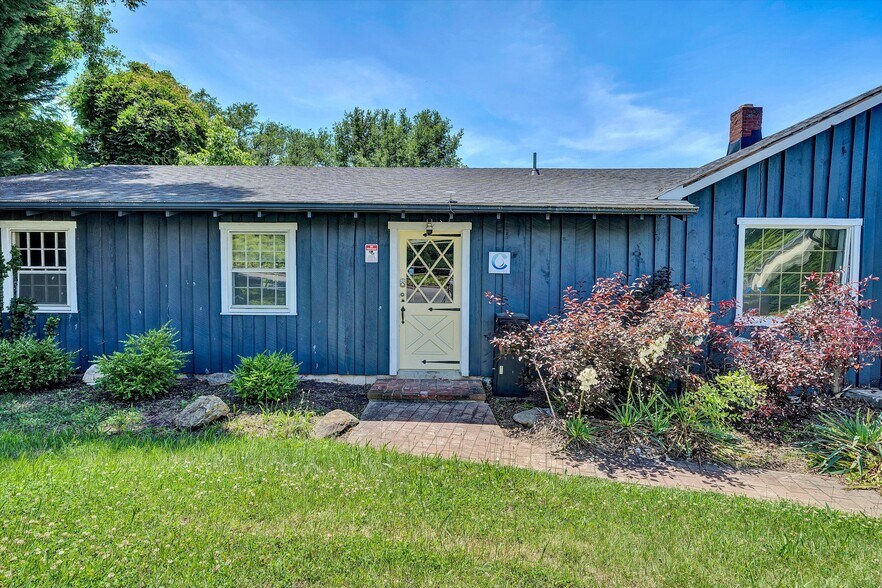 2302 Winthrop Ave SW, Roanoke, VA à vendre - Photo de l’immeuble – Image 2 sur 13