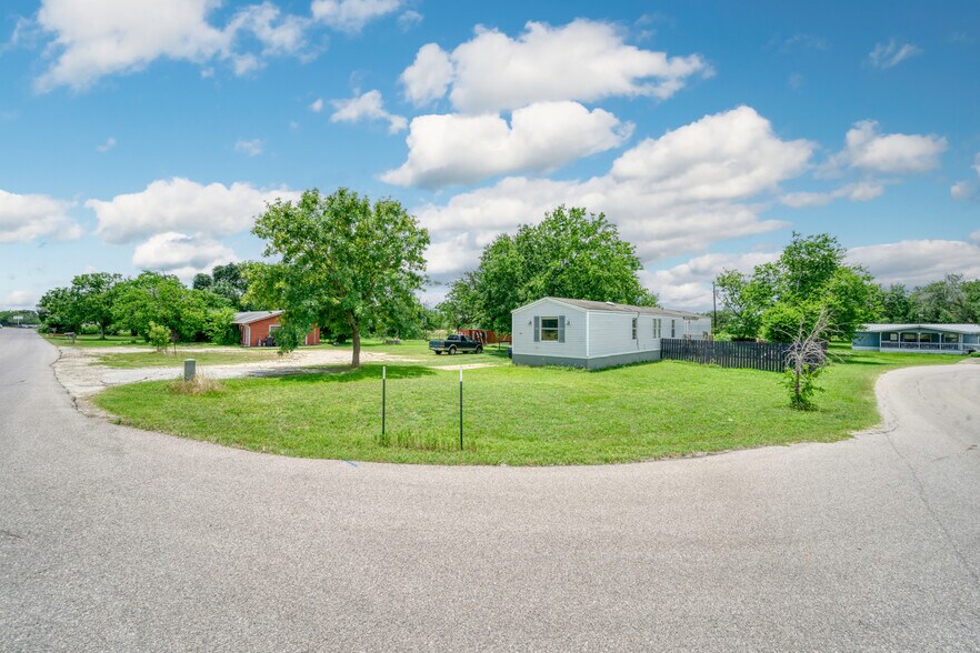 4180 Koppe Bridge Rd, College Station, TX à vendre - Photo principale – Image 1 sur 16