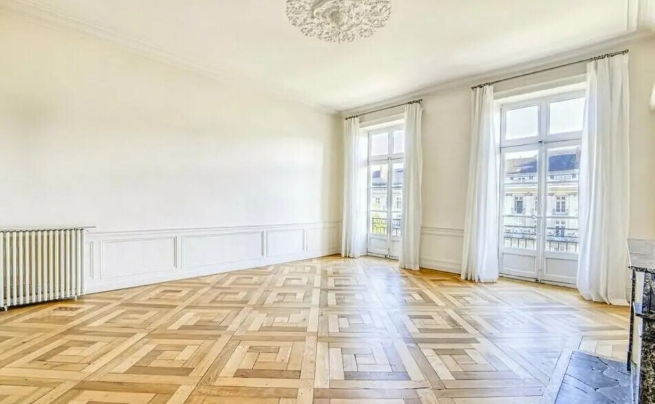Bureau dans Paris à louer - Photo de l’immeuble – Image 1 sur 7
