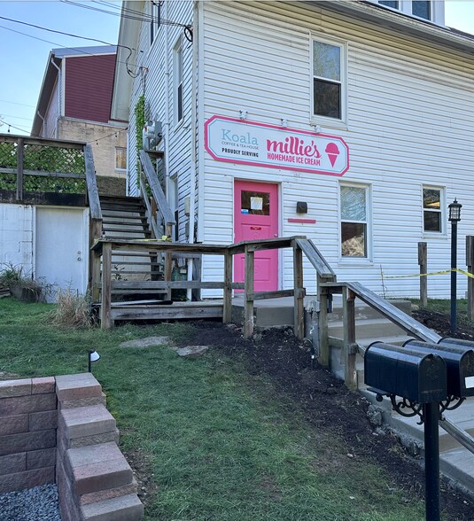 820 W Ingomar Rd, Pittsburgh, PA à louer - Photo de l’immeuble – Image 2 sur 18
