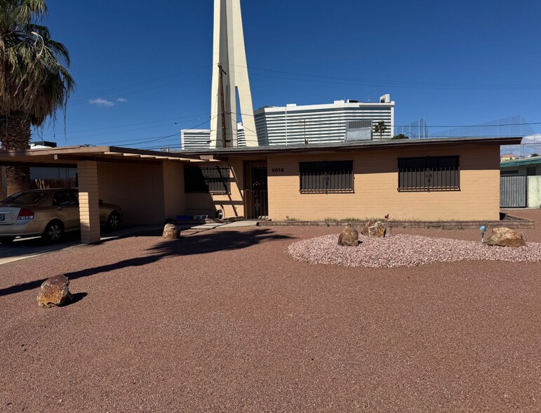 2014 Santa Clara Dr, Las Vegas, NV à vendre - Photo de l’immeuble – Image 2 sur 7
