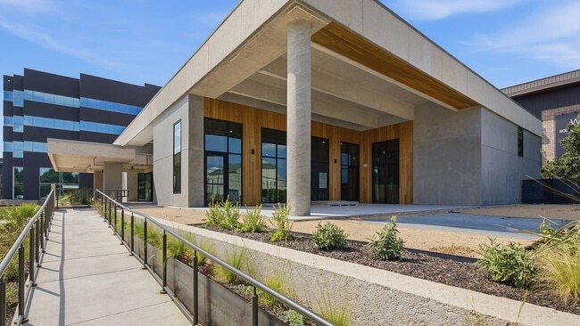 Plus de détails pour 7600 Burnet Rd, Austin, TX - Bureau à louer