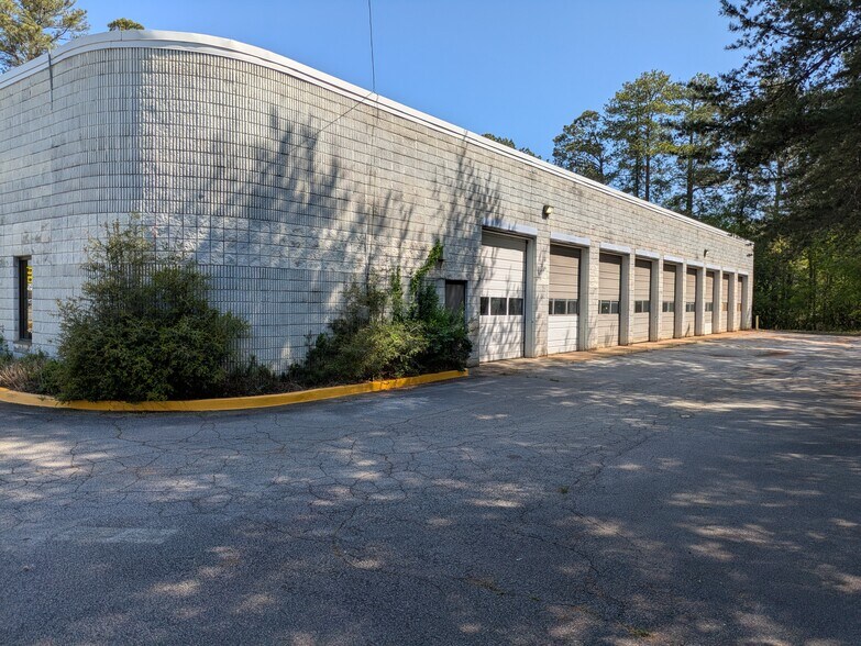 406 Pleasant Hill Rd NW, Lilburn, GA à vendre - Photo de l’immeuble – Image 2 sur 4