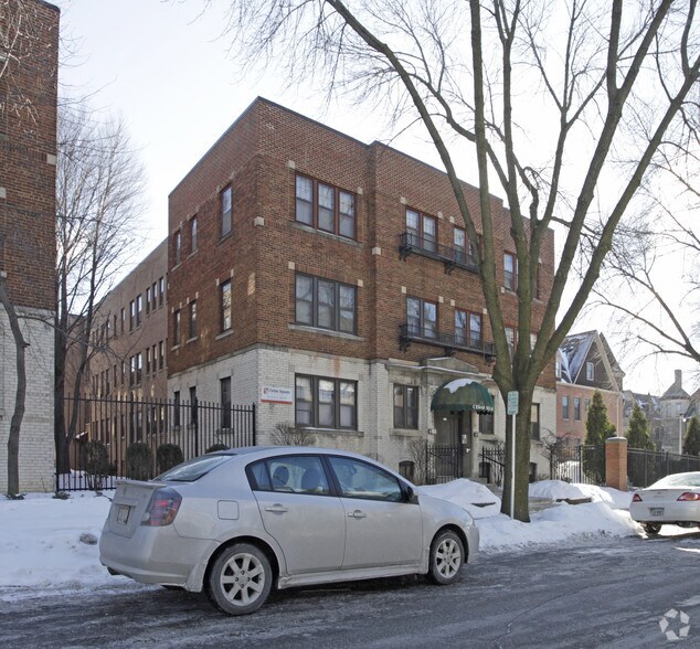 920 N 15th St, Milwaukee, WI à vendre - Photo de l’immeuble – Image 2 sur 2