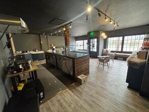 23-35 Tokeneke Rd, Darien, CT à louer Photo intérieure– Image 2 sur 16