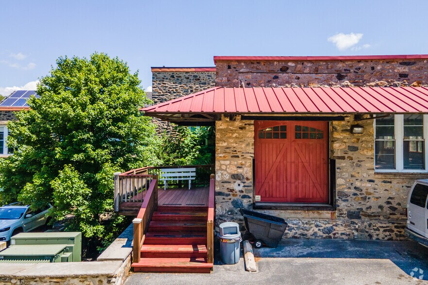 4 Rockbourne Ave, Clifton Heights, PA à louer - Photo de l’immeuble – Image 3 sur 8