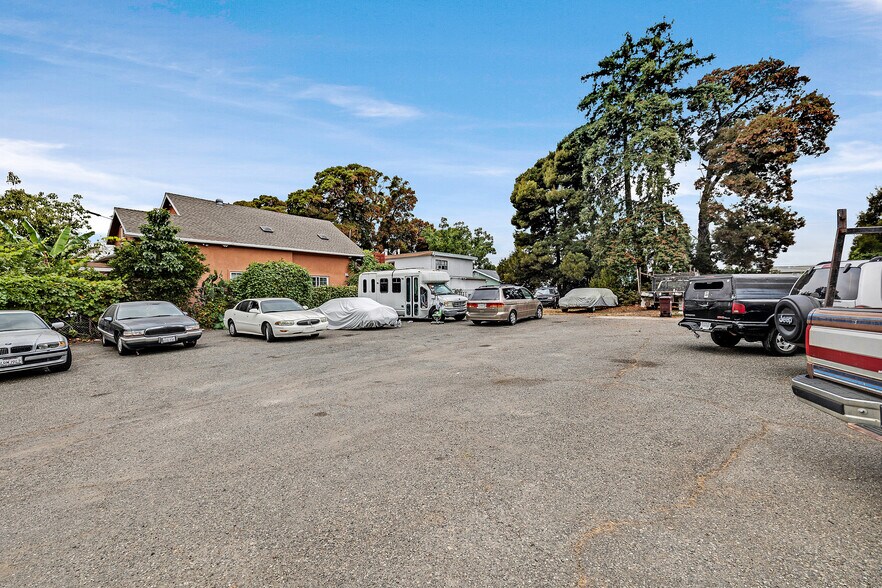 1659 83rd Ave, Oakland, CA à vendre - Photo de l’immeuble – Image 3 sur 34