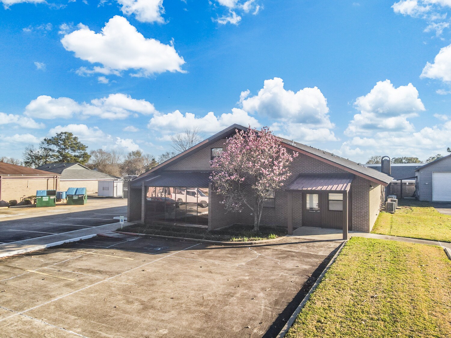 8334 O'Hara Ct, Baton Rouge, LA à vendre Photo principale– Image 1 sur 21