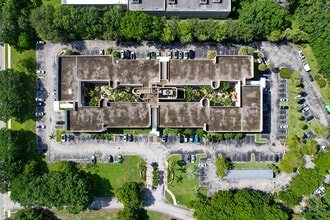 851 Broken Sound Pky NW, Boca Raton, FL - VUE AÉRIENNE  vue de carte - Image1