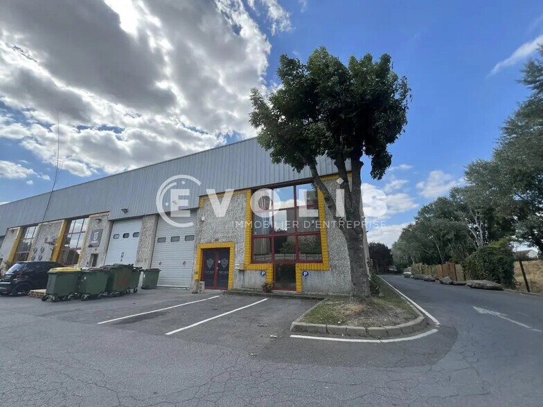 Bureau dans Bondy à louer - Photo de l’immeuble – Image 1 sur 14