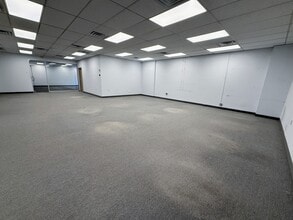 190-210 Sylvan Ave, Englewood Cliffs, NJ à louer Photo intérieure– Image 1 sur 8