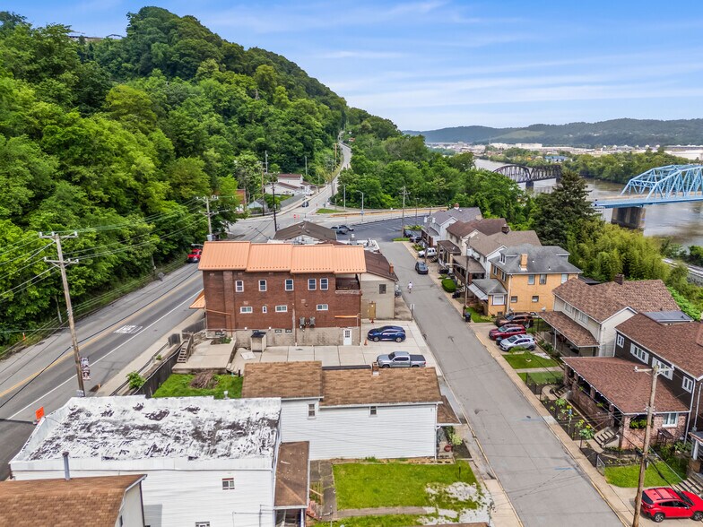 1556 Island Ave, McKees Rocks, PA à vendre - Photo de l’immeuble – Image 3 sur 22
