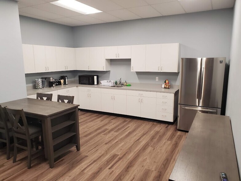 270 W Georgia Ave, Nampa, ID à louer - Photo de l’immeuble – Image 3 sur 6
