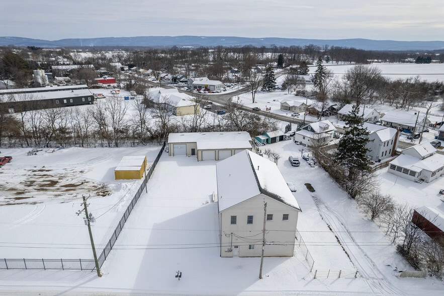 12 A Cattlemans Ln, Berryville, VA à louer - Photo de l’immeuble – Image 3 sur 24