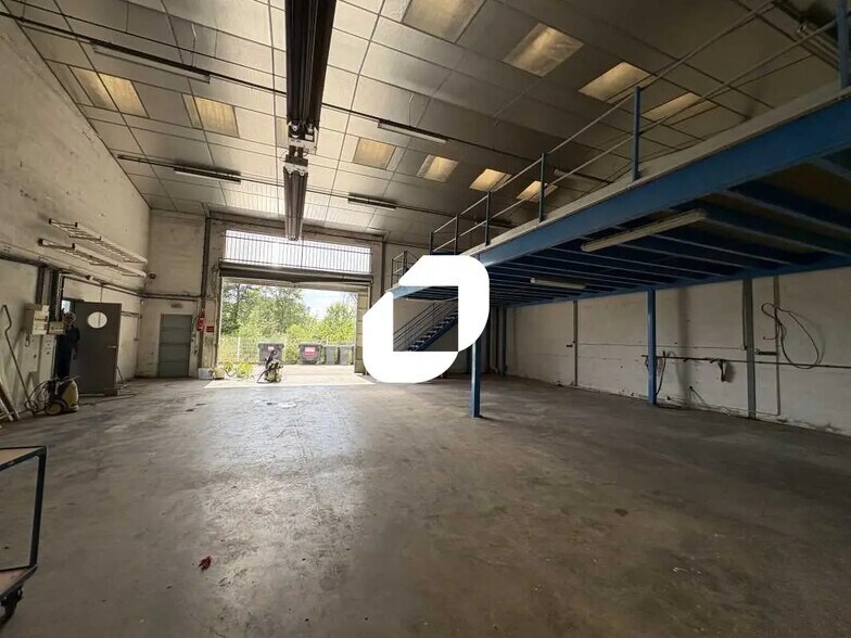 Bureau dans Camblanes-et-Meynac à louer - Photo intérieure – Image 1 sur 7