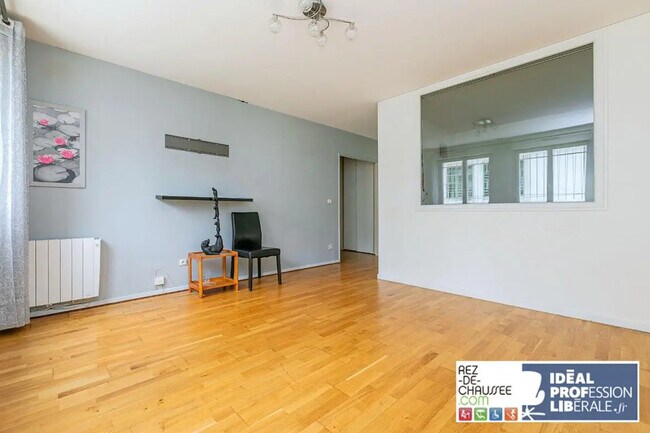 Plus de détails pour Bureau à vendre