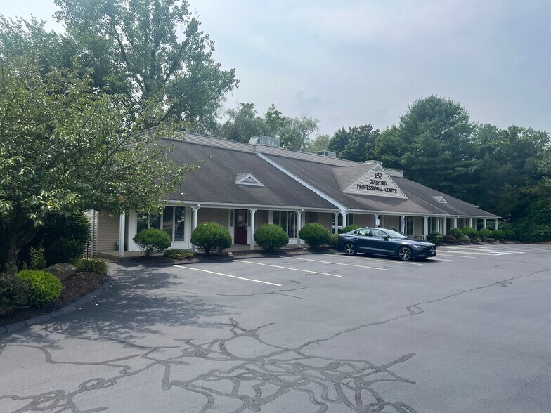 666 Boston Post Rd, Guilford, CT à vendre - Photo de l’immeuble – Image 2 sur 4