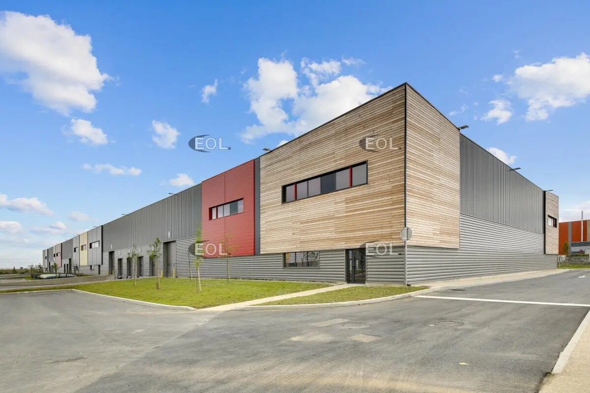 Local d’activités dans Louvres à louer Photo de l’immeuble– Image 1 sur 9