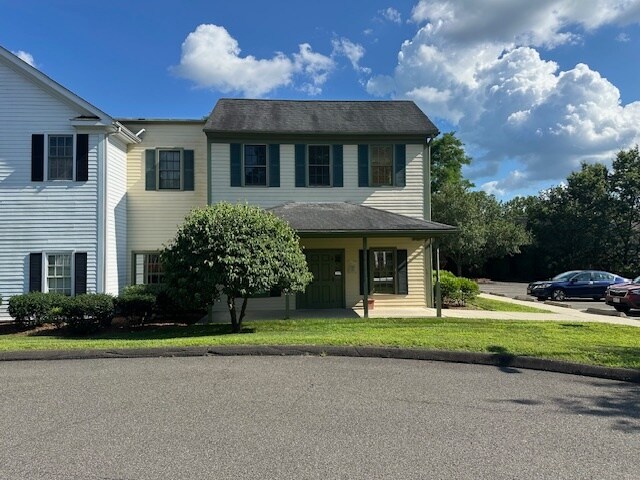 828 Federal Rd, Brookfield, CT à louer - Photo de l’immeuble – Image 3 sur 22