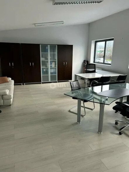 Bureau dans Bois-d'Arcy à vendre - Photo intérieure – Image 3 sur 13