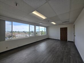 14895 E 14th St, San Leandro, CA à louer Photo intérieure– Image 2 sur 3