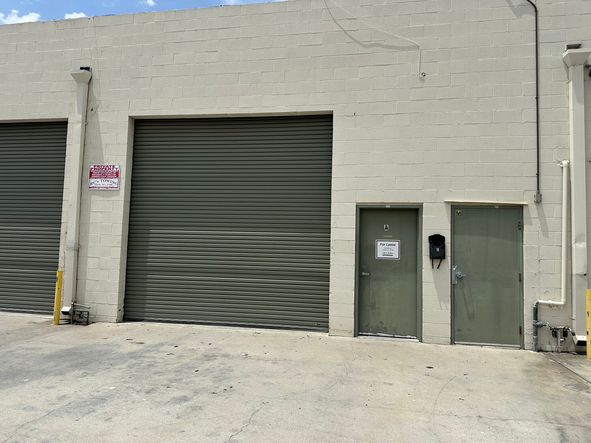 20942 Osborne St, Canoga Park, CA à louer Photo de l’immeuble– Image 1 sur 6