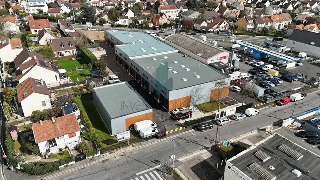 Plus de détails pour Local d'activités à louer