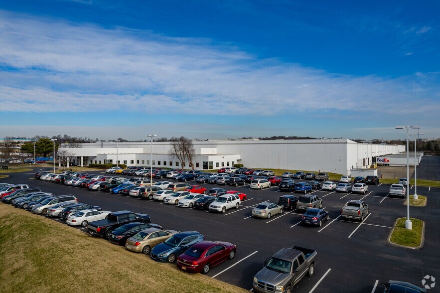 15 Ingram Blvd, La Vergne, TN à louer - Photo principale – Image 1 sur 8