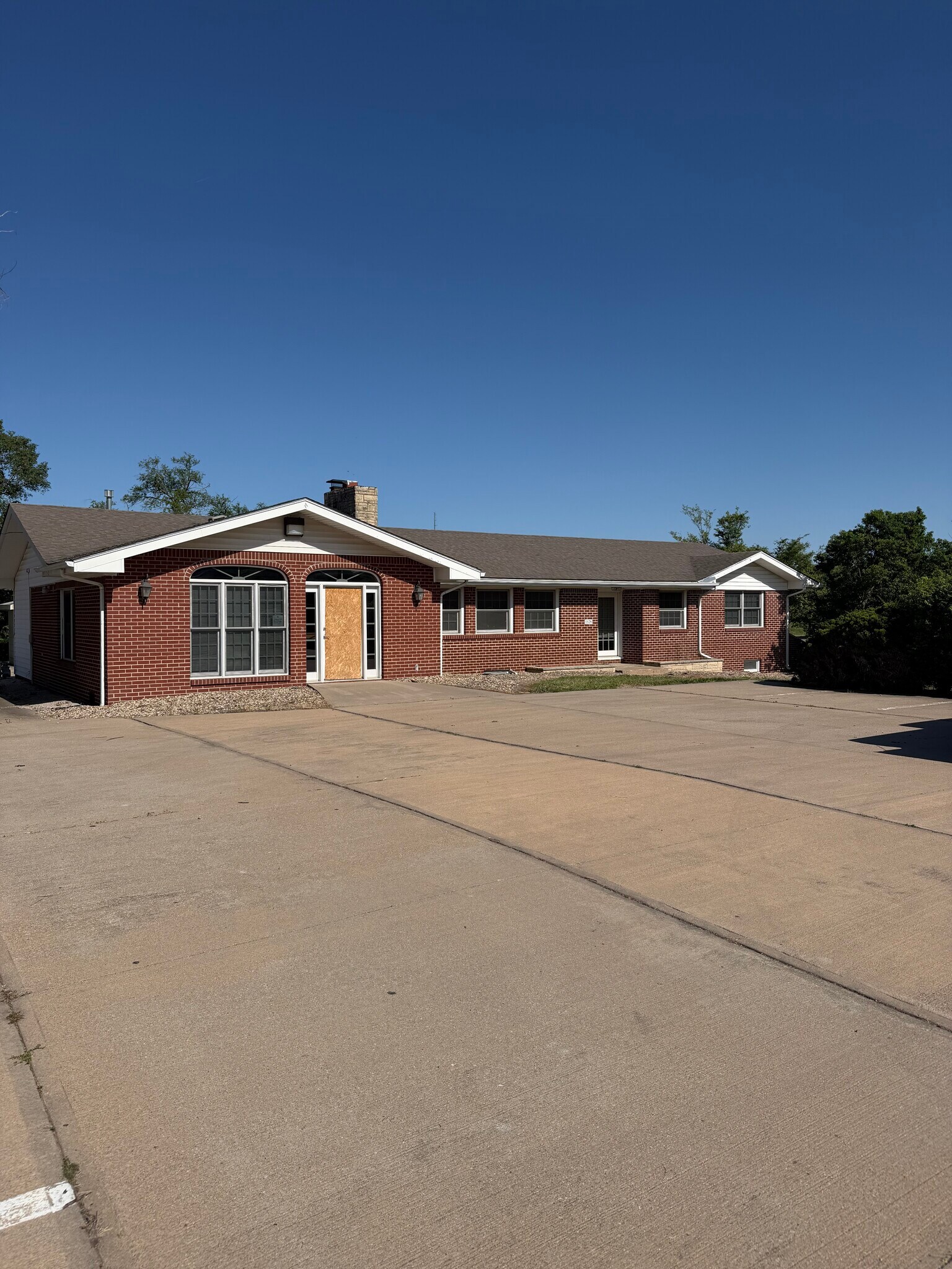1926 N Andover Rd, Andover, KS à vendre Photo de l’immeuble– Image 1 sur 5