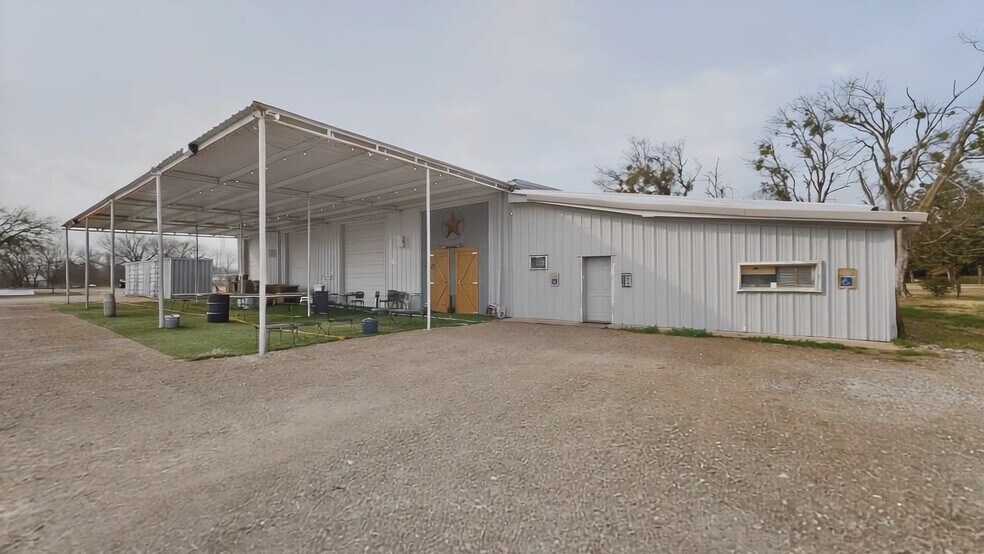 700 E Main St, Richland, TX à vendre - Vidéo sur l’annonce professionnelle – Image 2 sur 46