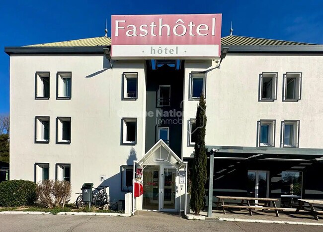 Plus de détails pour Local d’activités à vendre