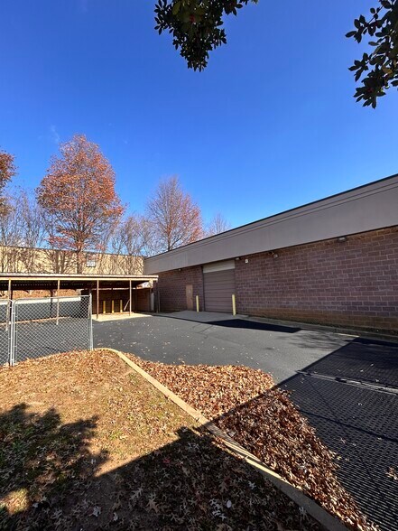 966 Goodman Rd W, Horn Lake, MS à louer - Photo de l’immeuble – Image 2 sur 6