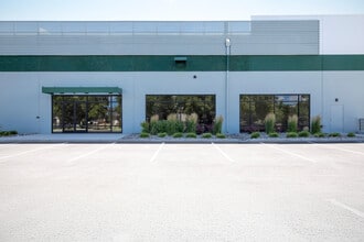 4910-4990 Longley Ln, Reno, NV à louer Photo de l’immeuble– Image 2 sur 8