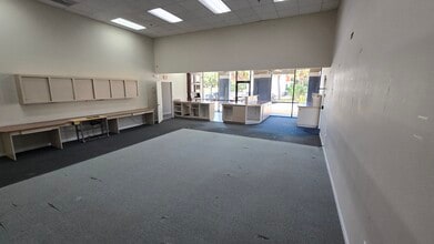 7640 N Wickham Rd, Melbourne, FL à louer Photo intérieure– Image 1 sur 4
