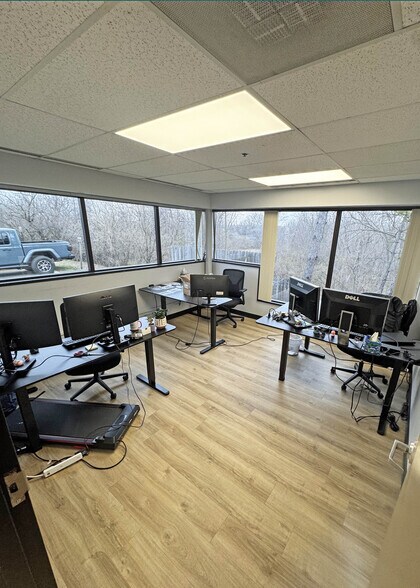 27600 Northwestern Hwy, Southfield, MI à louer - Photo intérieure – Image 3 sur 8