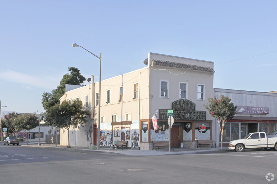 201 5th St, Hollister, CA à vendre - Photo principale – Image 1 sur 16